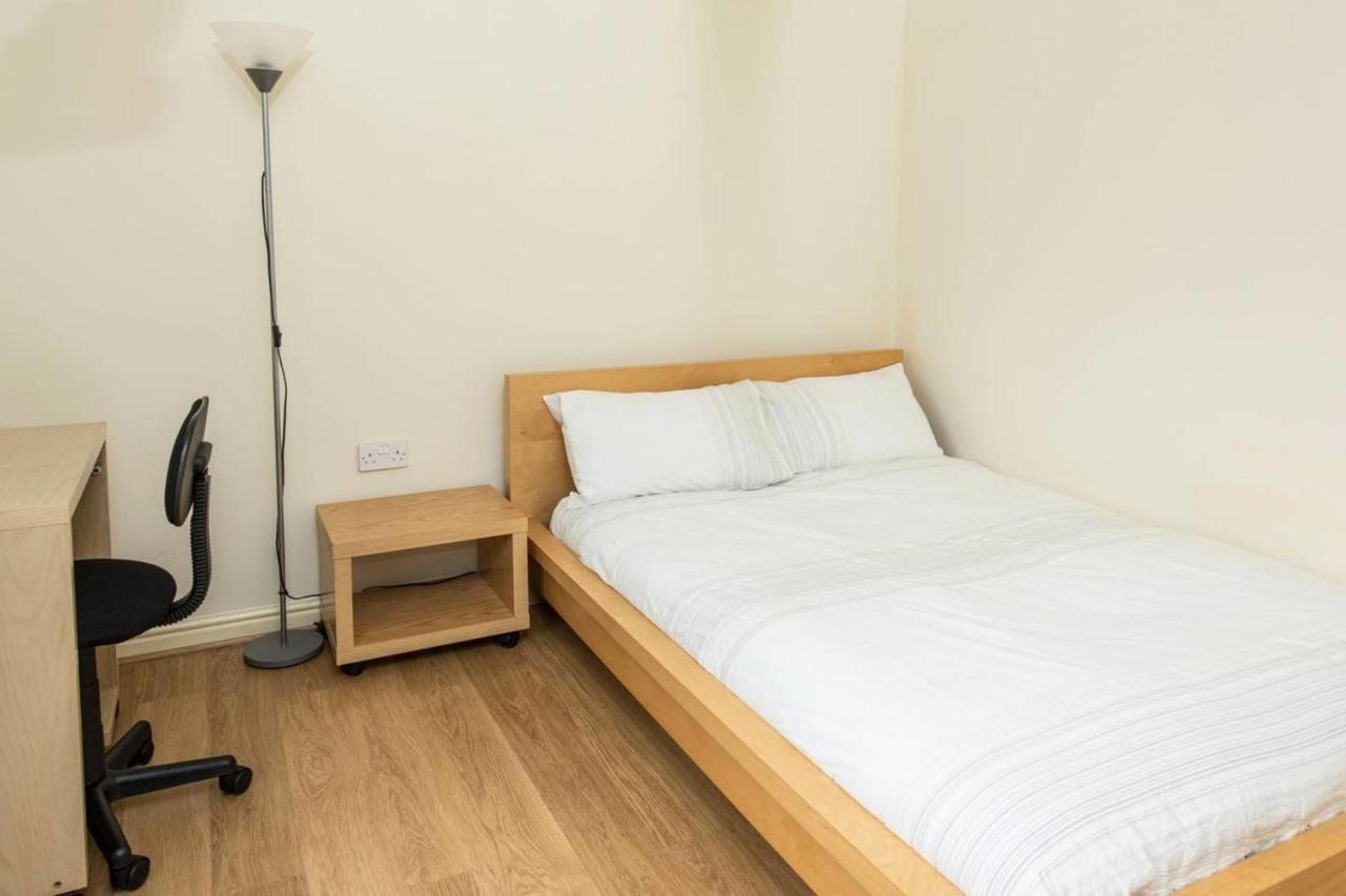Guestready - Top Floor Apt 2Min Walk To O2 Apollo Mánchester Exterior foto